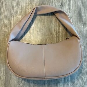 CAMPSITE Nikita Shoulder Bag Twist Handle Detail Pink Zip Close 2 Inner Pockets.